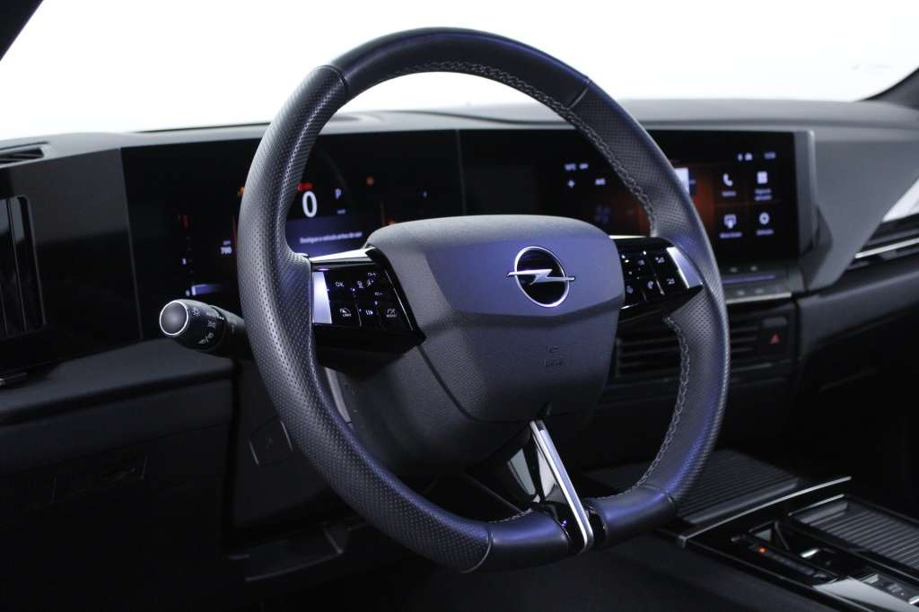 opel-astra-2025-gasolina-1199cc
