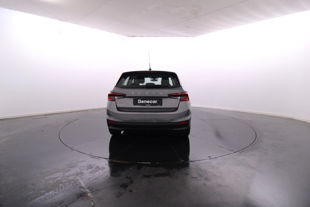 skoda-fabia-2023-gasolina-999cc