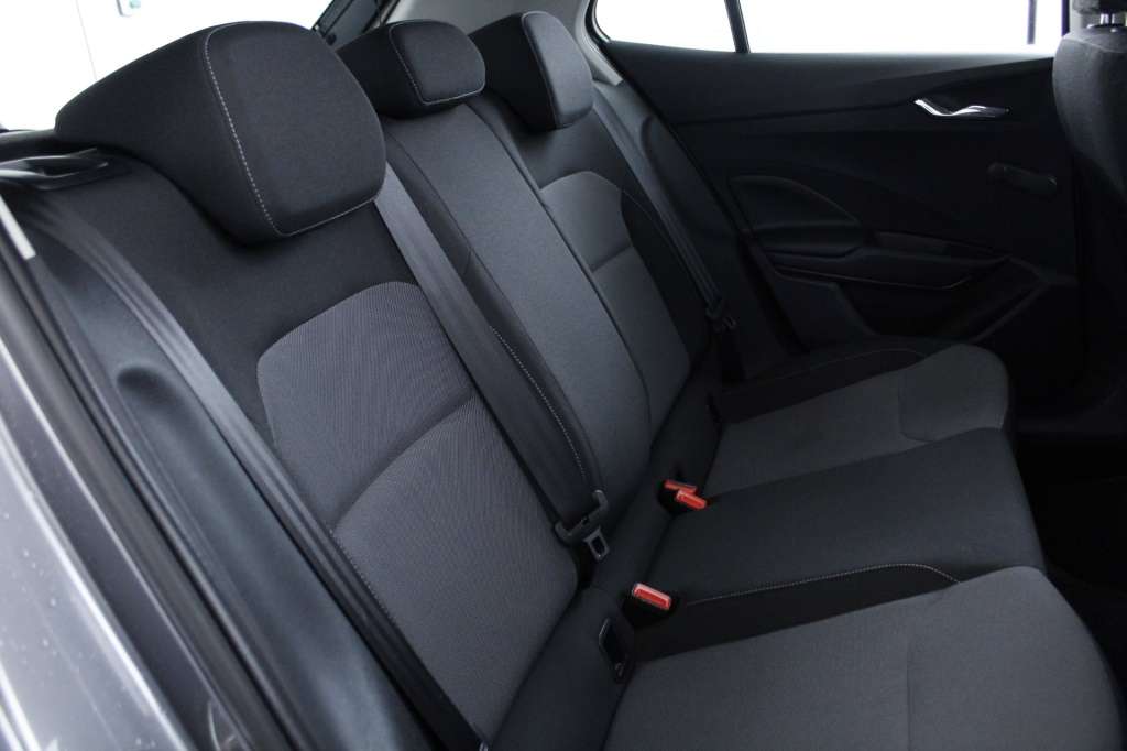 skoda-fabia-2023-gasolina-999cc