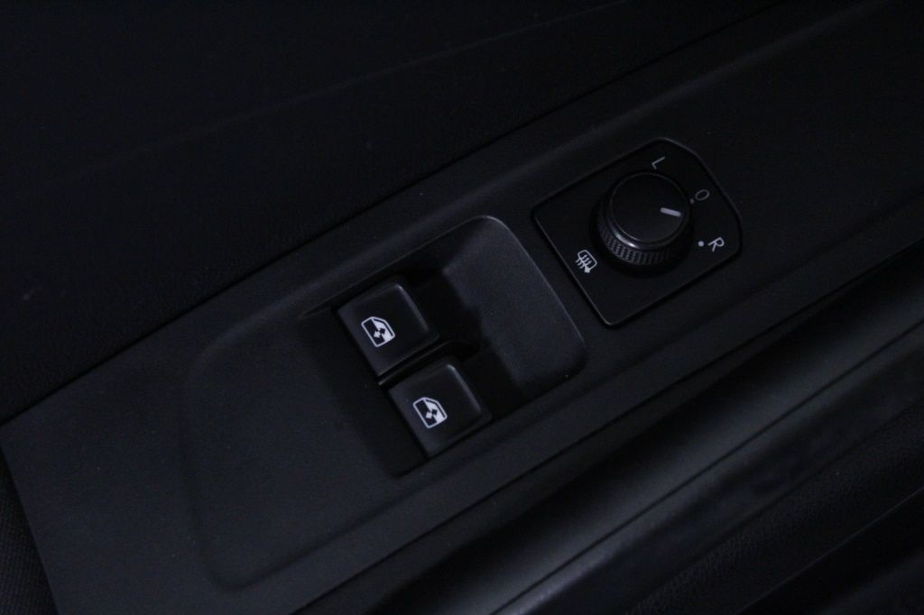 skoda-fabia-2023-gasolina-999cc