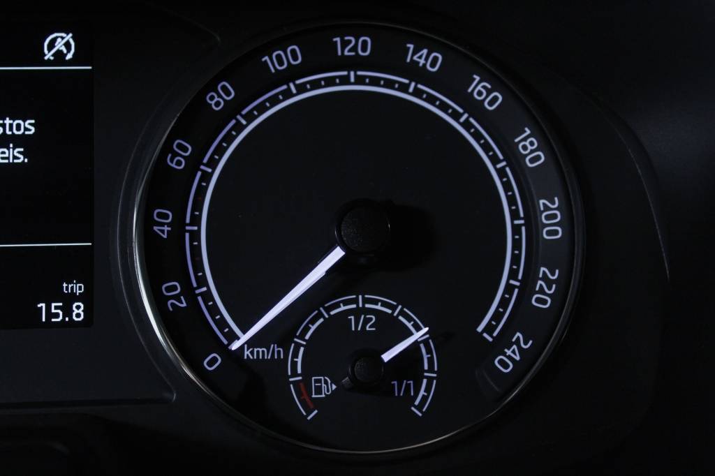 skoda-fabia-2023-gasolina-999cc