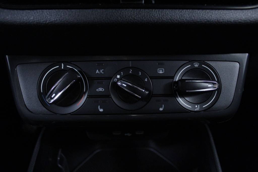 skoda-fabia-2023-gasolina-999cc