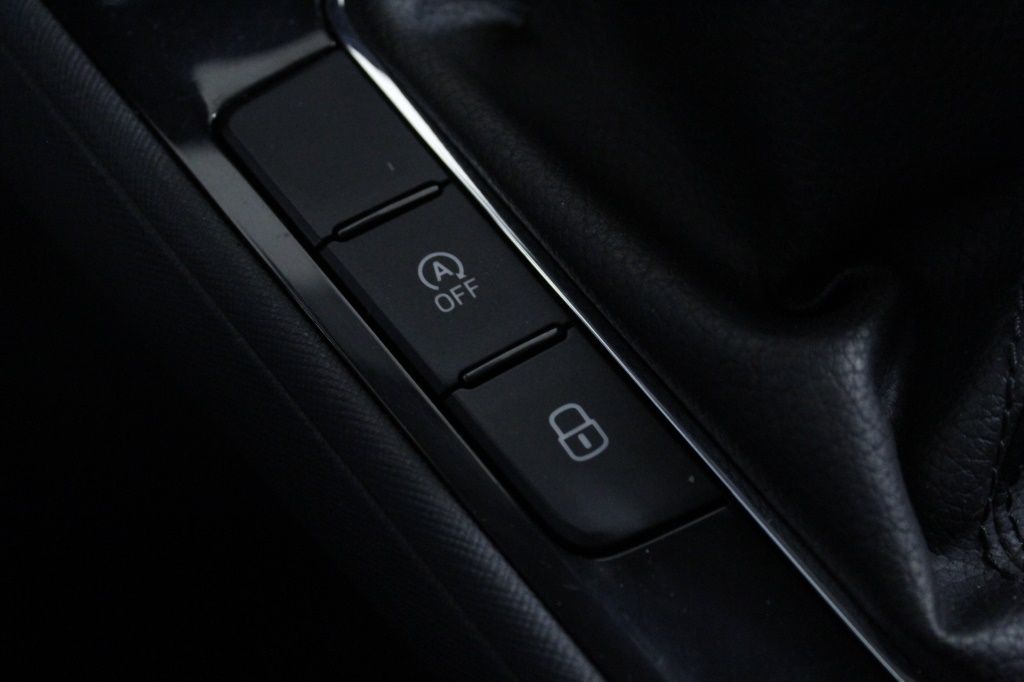 skoda-fabia-2023-gasolina-999cc