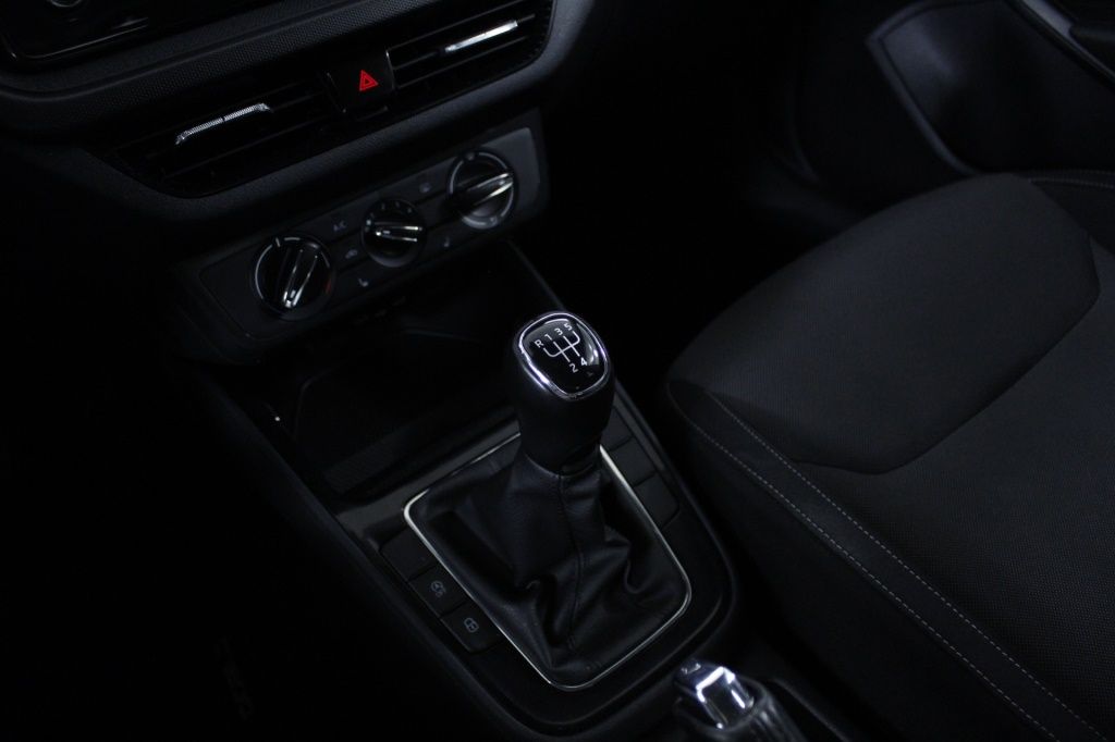 skoda-fabia-2023-gasolina-999cc
