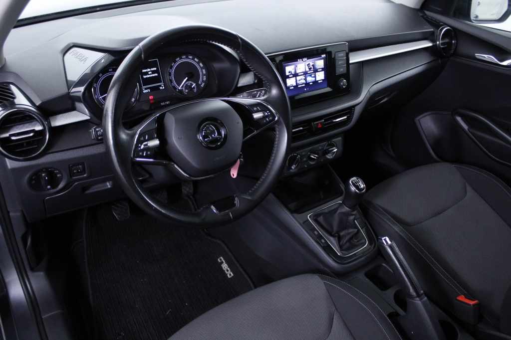 skoda-fabia-2023-gasolina-999cc