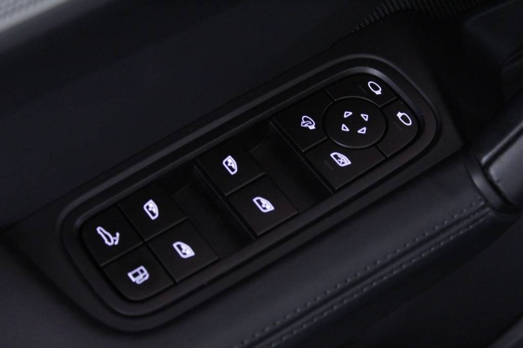 porsche-cayenne-2025-hibrido-2995cc