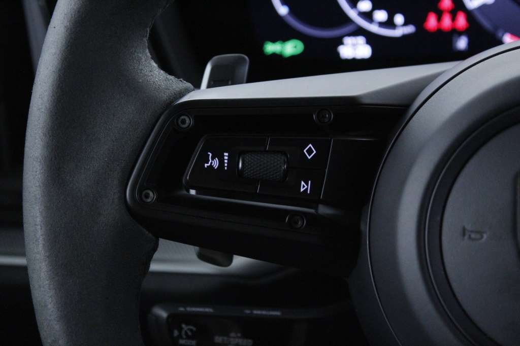 porsche-cayenne-2025-hibrido-2995cc