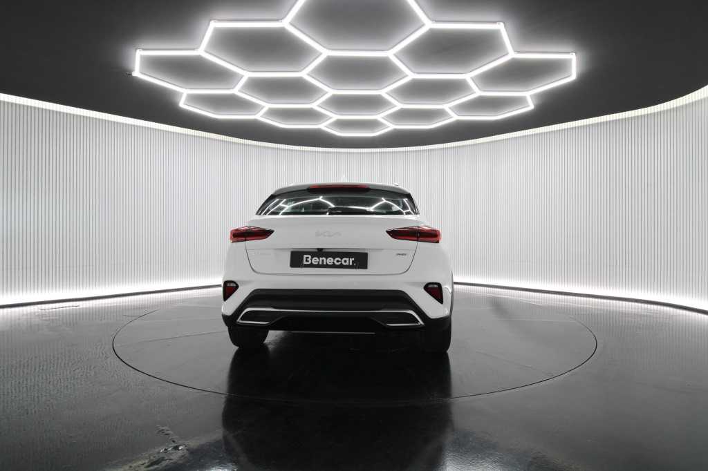 kia-xceed-2023-hibrido-1580cc