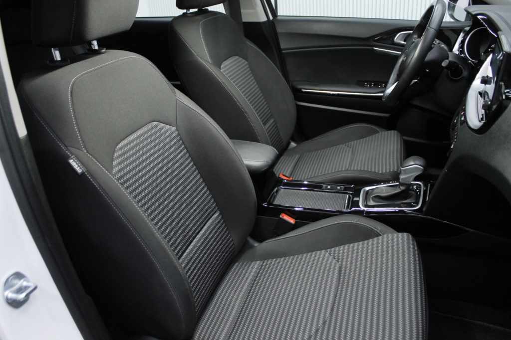 kia-xceed-2023-hibrido-1580cc