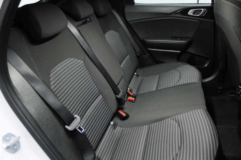 kia-xceed-2023-hibrido-1580cc