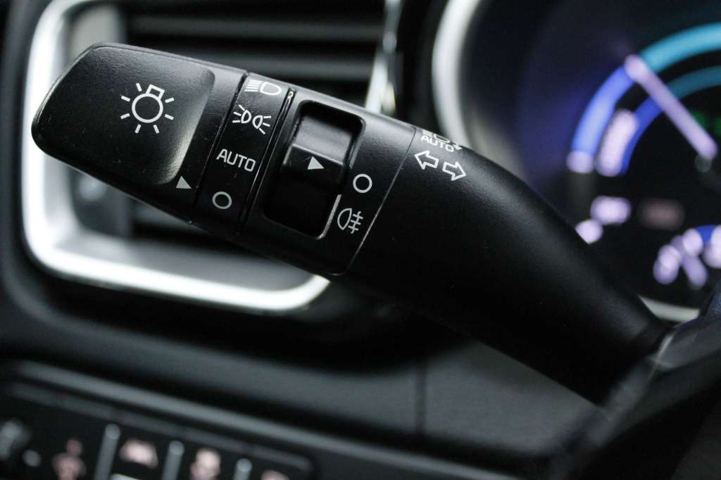 kia-xceed-2023-hibrido-1580cc