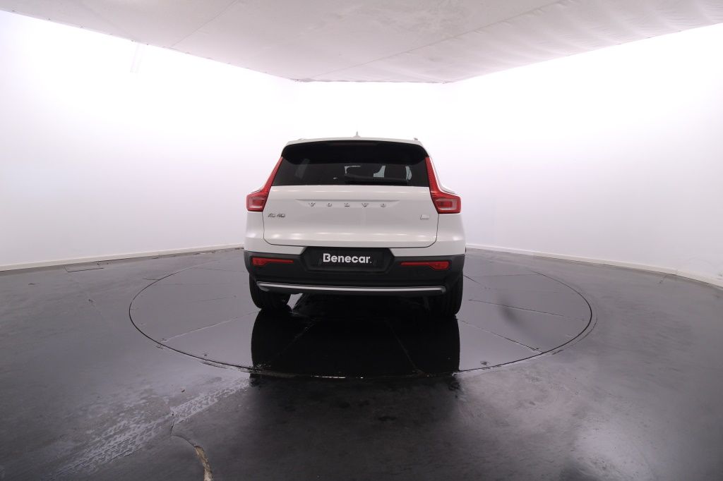 volvo-xc40-2022-hibrido-1477cc