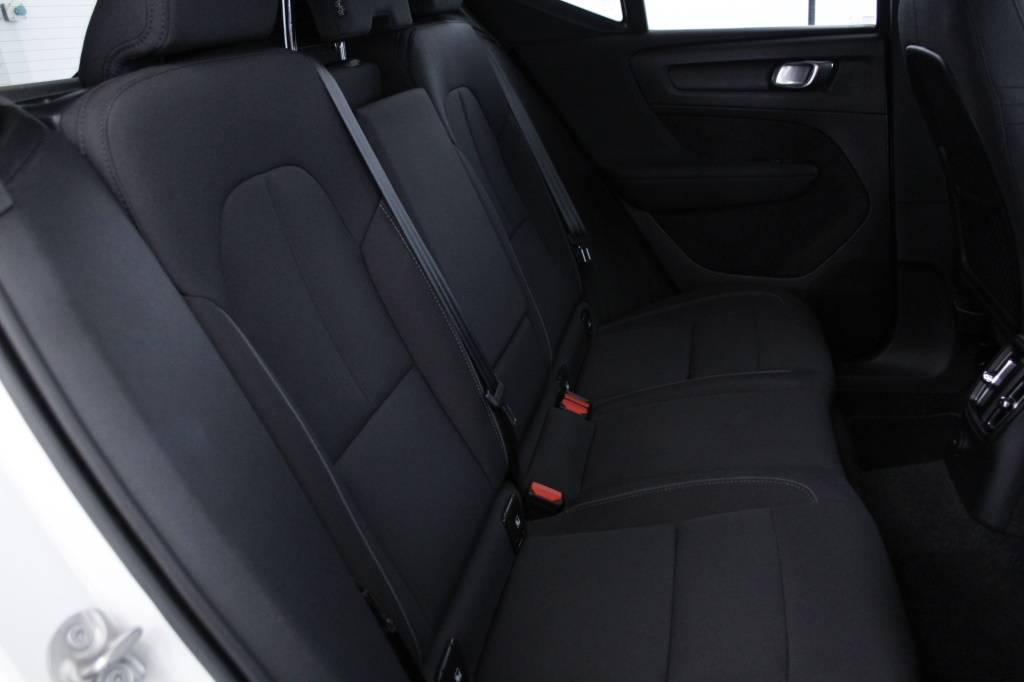 volvo-xc40-2022-hibrido-1477cc