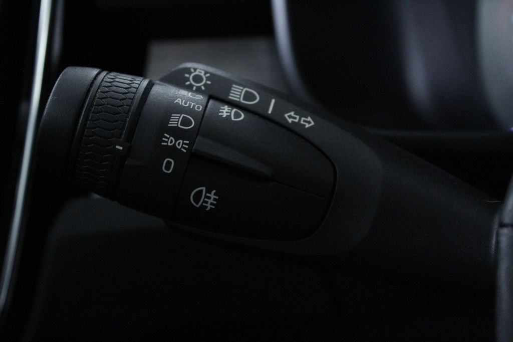 volvo-xc40-2022-hibrido-1477cc
