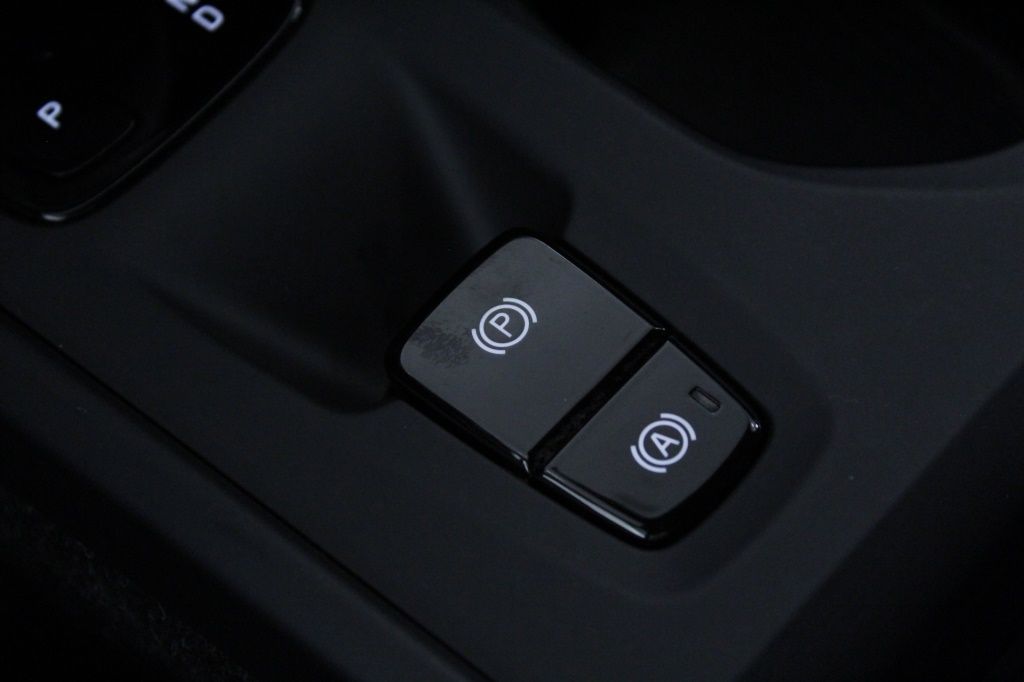 volvo-xc40-2022-hibrido-1477cc