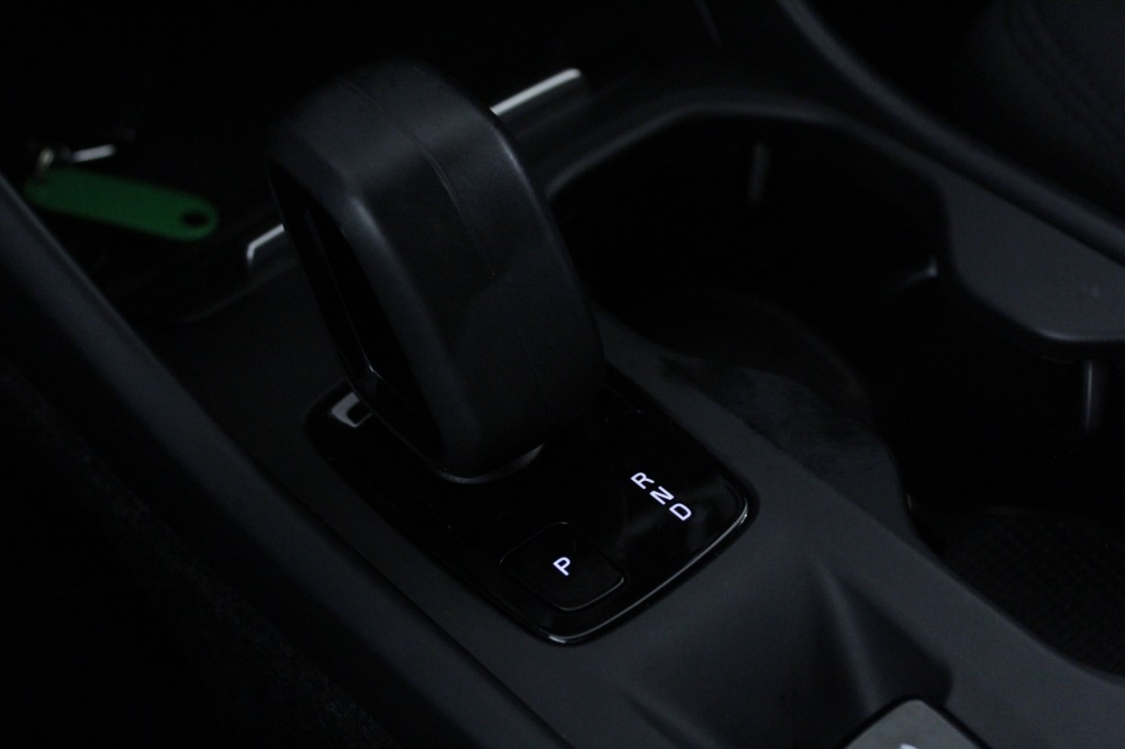 volvo-xc40-2022-hibrido-1477cc