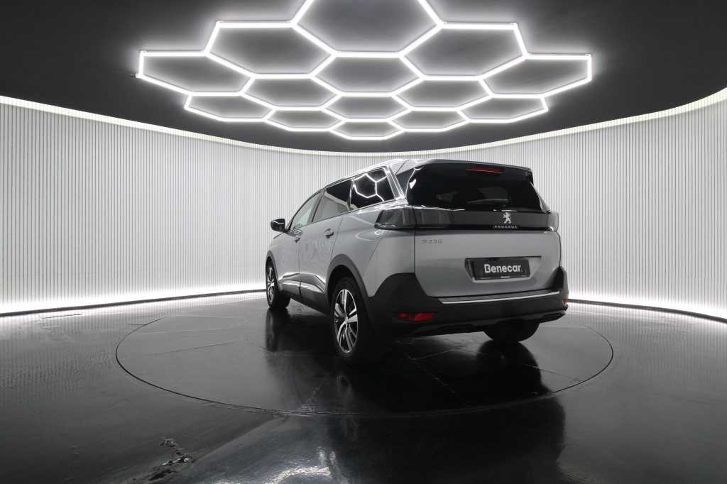 peugeot-5008-2024-gasolina-1199cc
