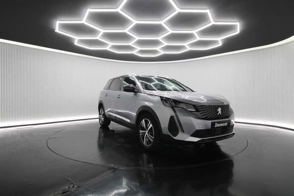 peugeot-5008-2024-gasolina-1199cc