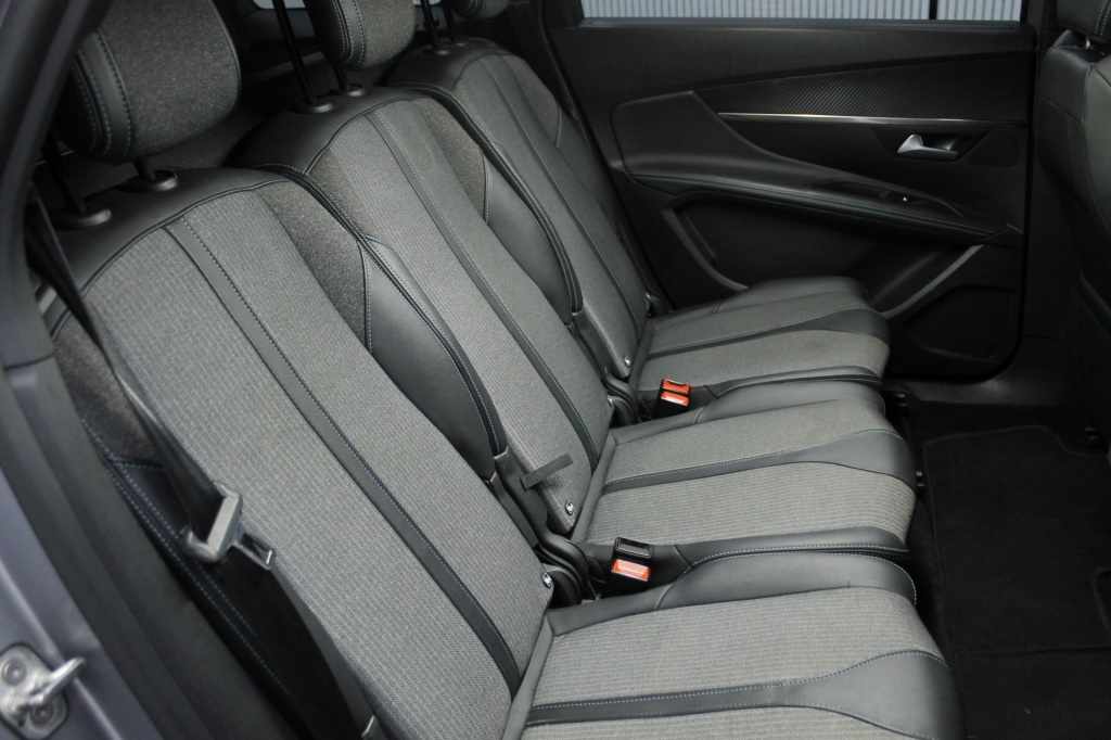 peugeot-5008-2024-gasolina-1199cc