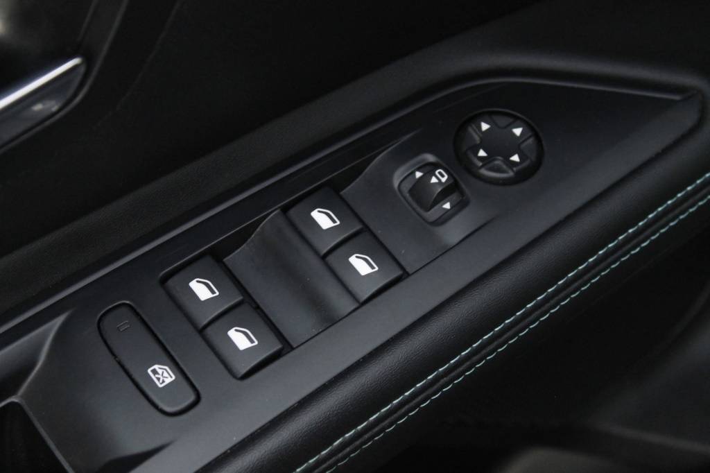 peugeot-5008-2024-gasolina-1199cc