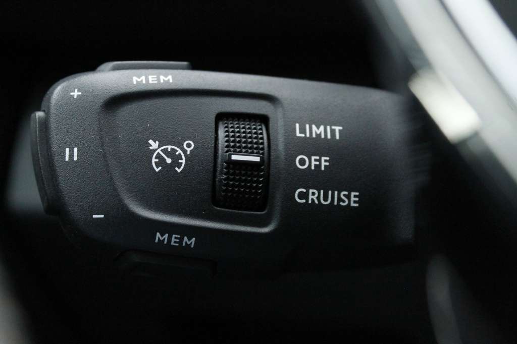 peugeot-5008-2024-gasolina-1199cc