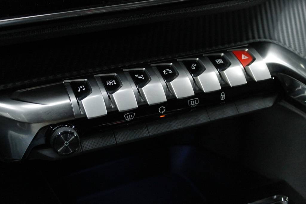peugeot-5008-2024-gasolina-1199cc