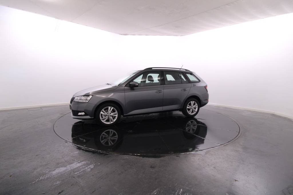 skoda-fabia-2022-gasolina-999cc