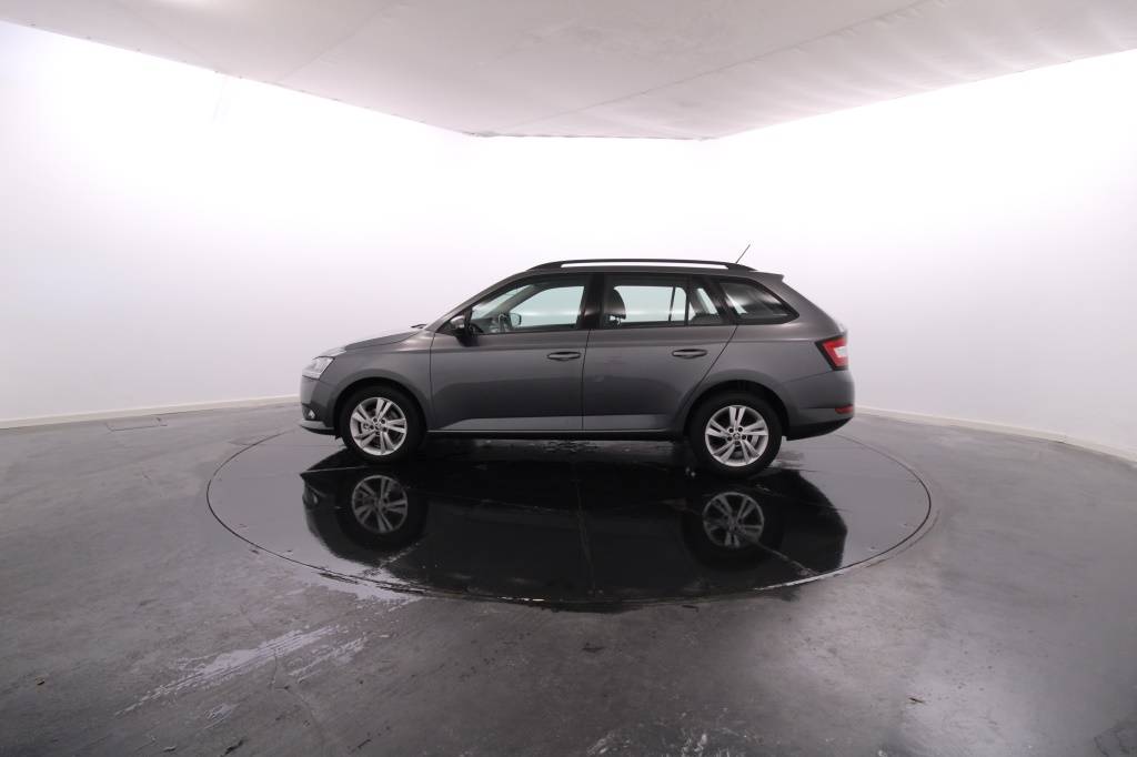 skoda-fabia-2022-gasolina-999cc