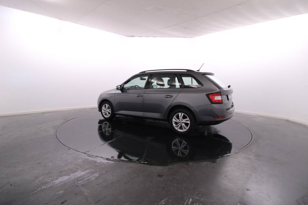 skoda-fabia-2022-gasolina-999cc