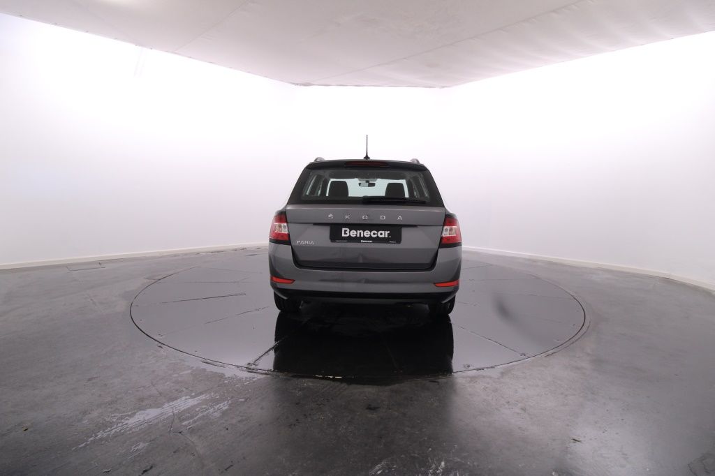 skoda-fabia-2022-gasolina-999cc