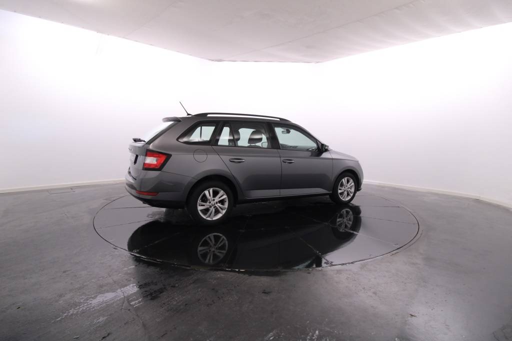 skoda-fabia-2022-gasolina-999cc