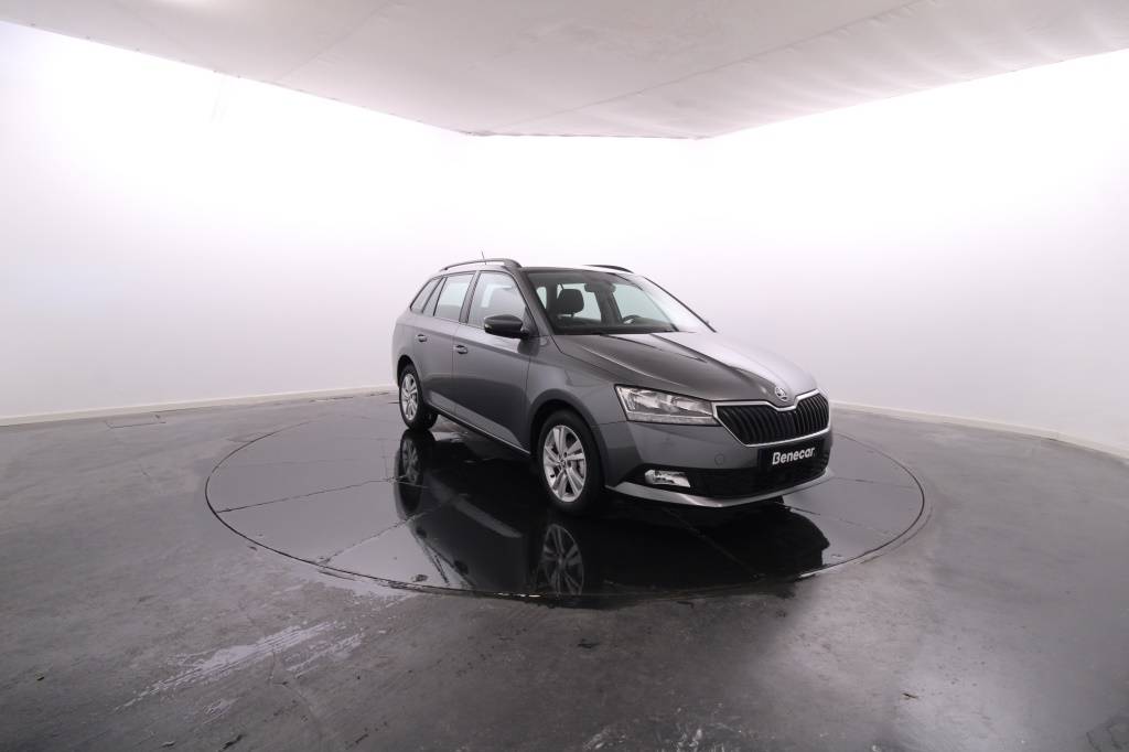 skoda-fabia-2022-gasolina-999cc