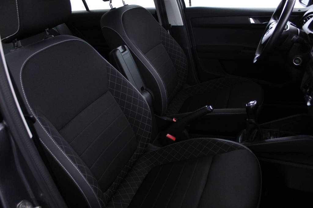 skoda-fabia-2022-gasolina-999cc