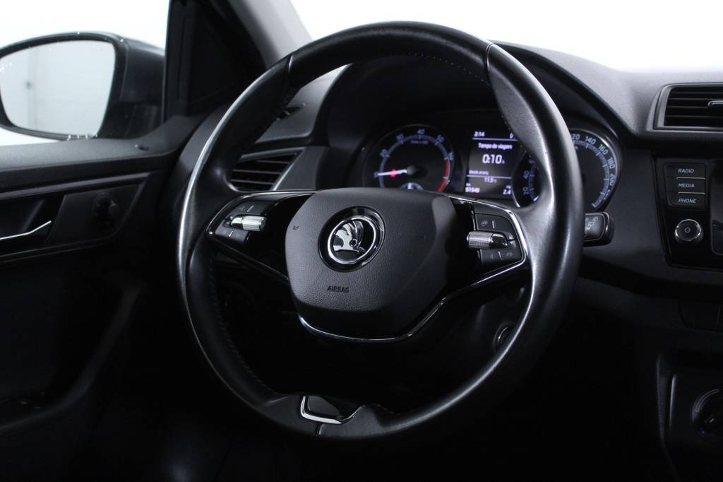 skoda-fabia-2022-gasolina-999cc