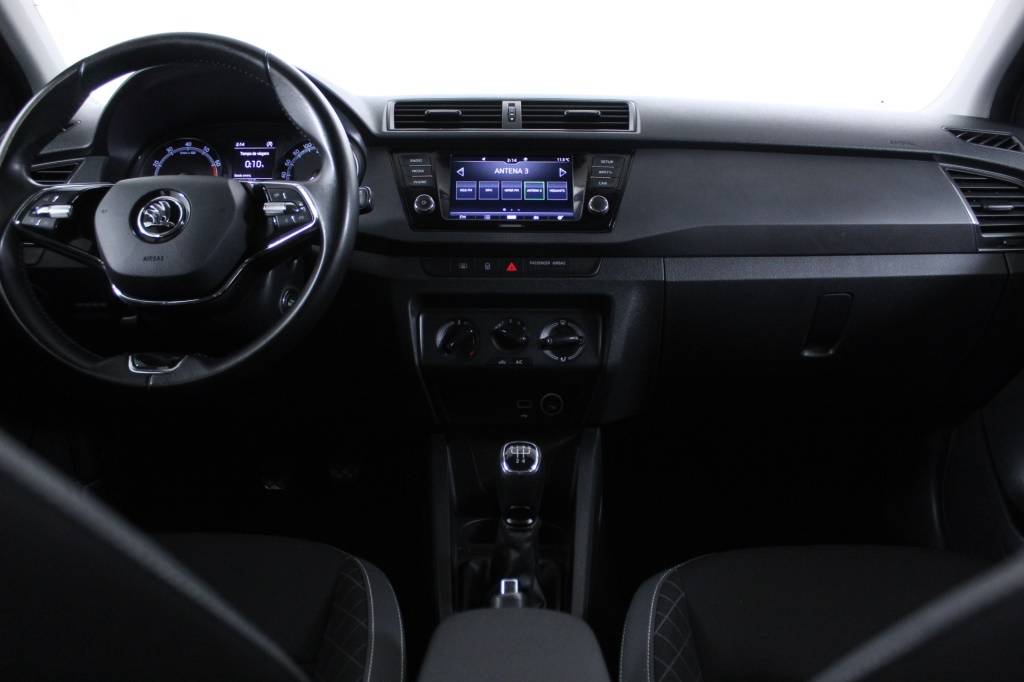 skoda-fabia-2022-gasolina-999cc