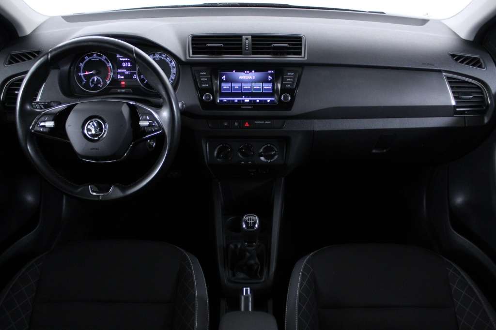skoda-fabia-2022-gasolina-999cc