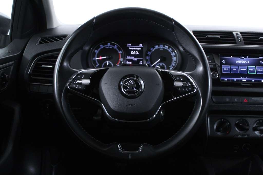 skoda-fabia-2022-gasolina-999cc