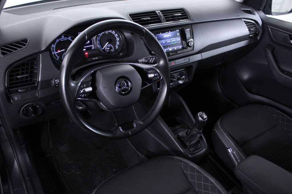 skoda-fabia-2022-gasolina-999cc