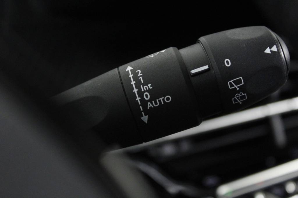 peugeot-2008-2024-gasolina-1199cc