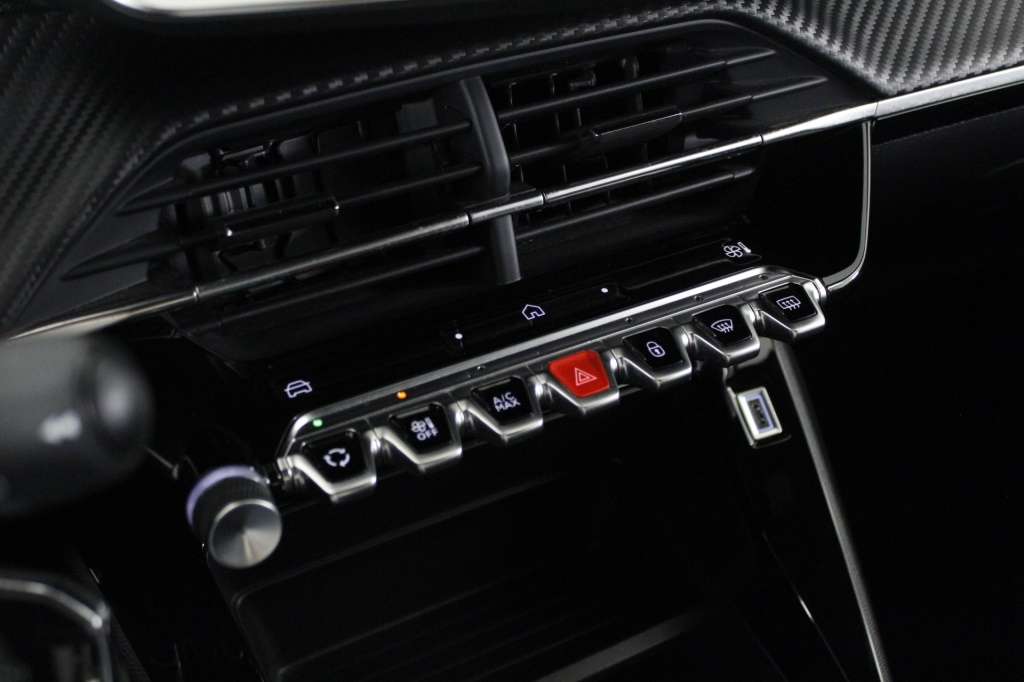 peugeot-2008-2024-gasolina-1199cc