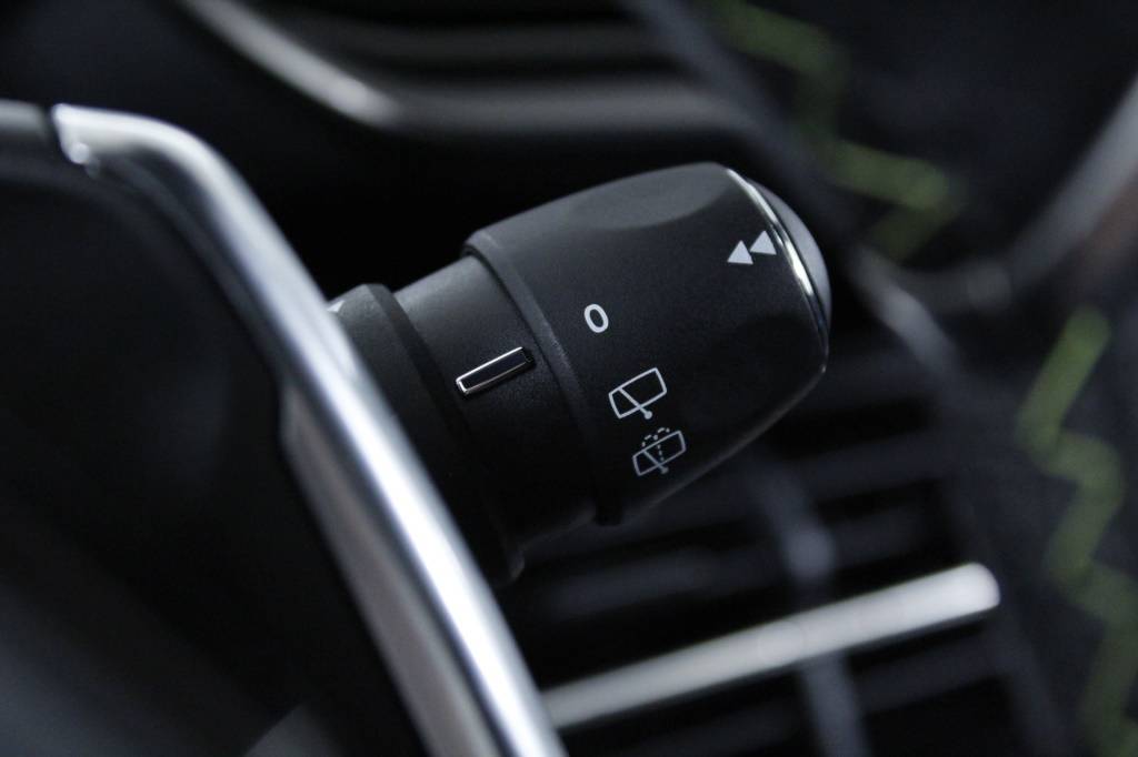 peugeot-2008-2022-diesel-1499cc