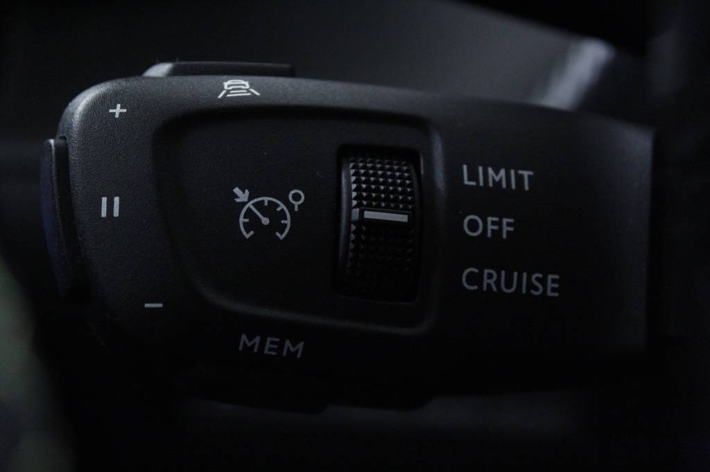 peugeot-2008-2022-diesel-1499cc