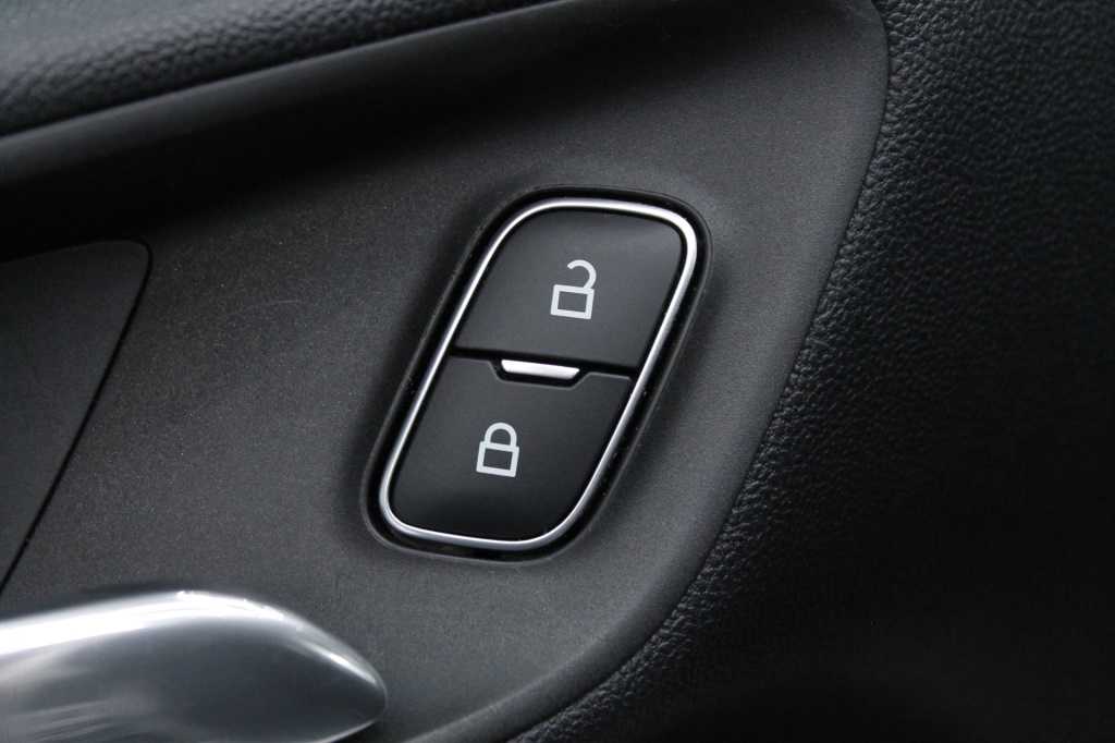 ford-fiesta-2023-hibrido-999cc