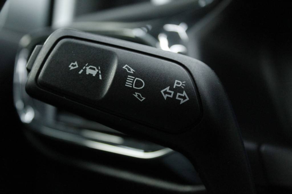 ford-fiesta-2023-hibrido-999cc