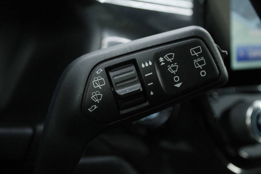 ford-fiesta-2023-hibrido-999cc