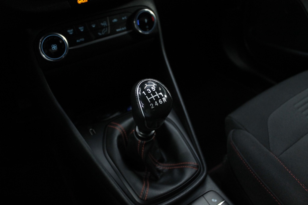 ford-fiesta-2023-hibrido-999cc