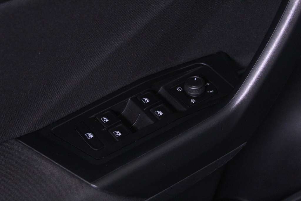 volkswagen-t-roc-2024-gasolina-999cc