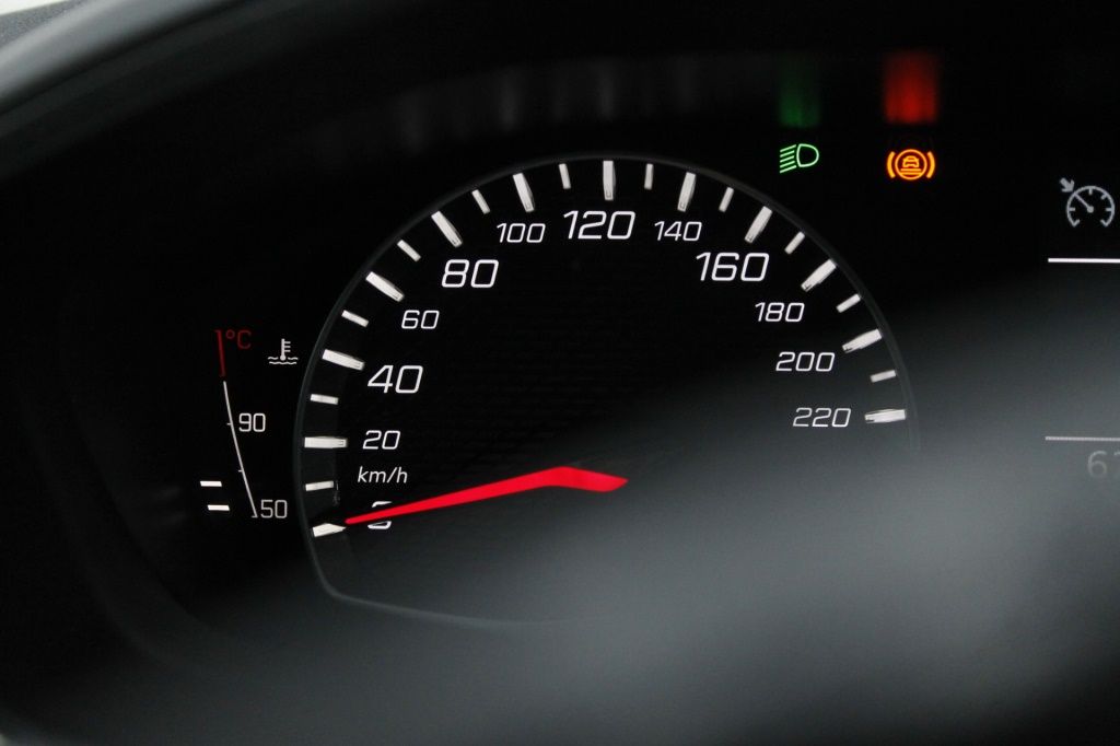 peugeot-2008-2024-gasolina-1199cc