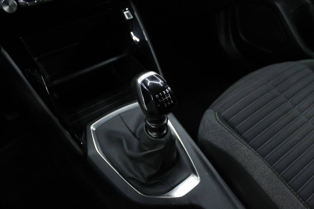 peugeot-2008-2024-gasolina-1199cc