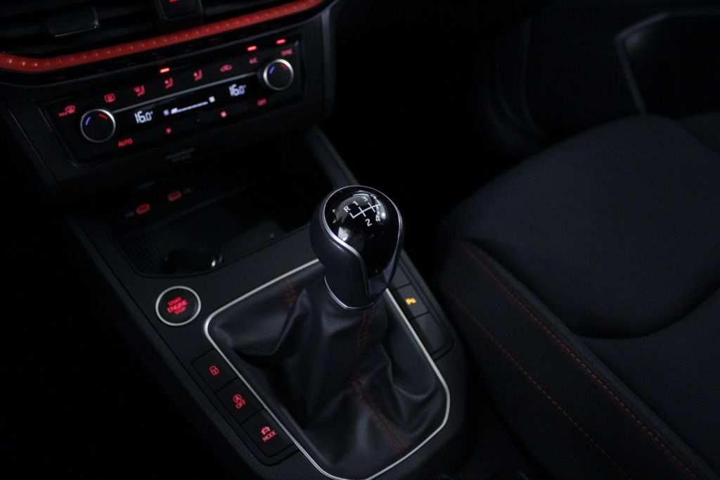 seat-ibiza-2024-gasolina-999cc